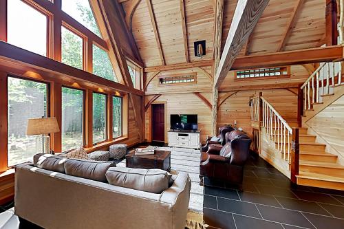 The Cottage & The Cabin - Lakefront on 32 Acres home - image 3