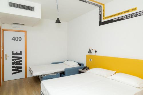Wave Hotel - image 12