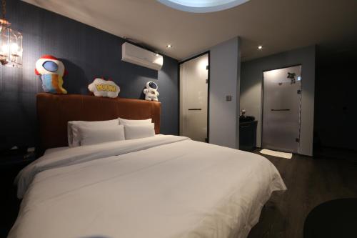 Almond Kids Hotel