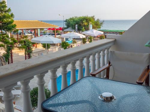 Vrachos Beach Hotel