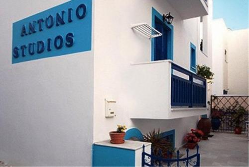  Antonio Studios in Naxos Chora