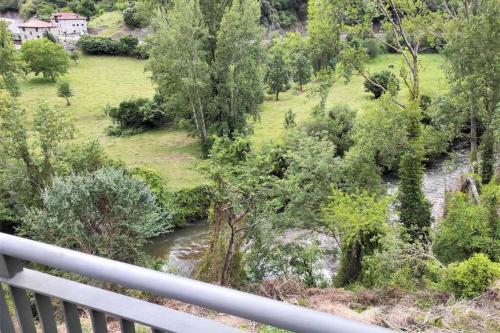  El Chalet de la Poza - Río, barbacoa, Wifi, zona de trabajo, vistas. in Lebeña