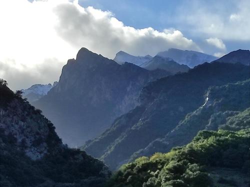 El Chalet de la Poza - Río, barbacoa, Wifi, zona de trabajo, vistas.