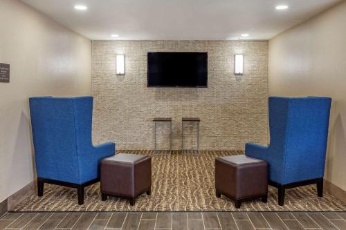 Comfort Inn & Suites Spring Lake - Fayetteville Near Fort Liberty