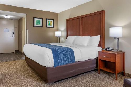 Comfort Inn & Suites Spring Lake - Fayetteville Near Fort Liberty