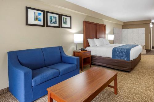 Comfort Inn & Suites Spring Lake - Fayetteville Near Fort Liberty