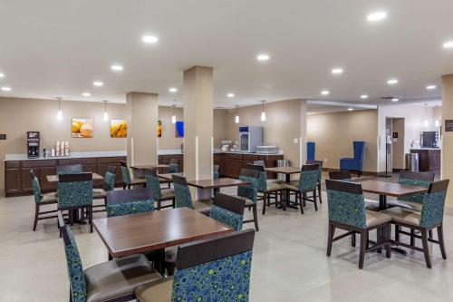 Comfort Inn & Suites Spring Lake - Fayetteville Near Fort Liberty