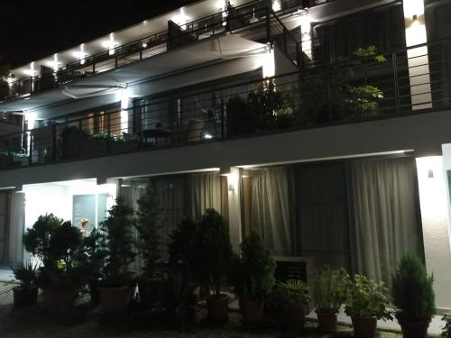 Meridian Apartments - image 3