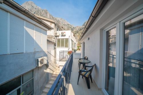 Apartment with Terrace image 3
