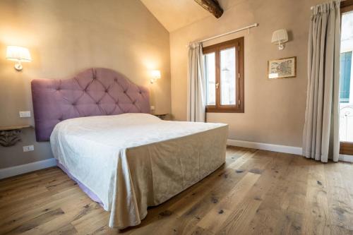 Casa Virginia direct at the canal Cannaregio with own roof terrace