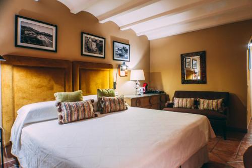 Hotel Carabeo - main image