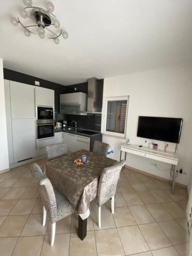One-Bedroom Apartment with Patio and Partial Sea View (2 Adults) image 6