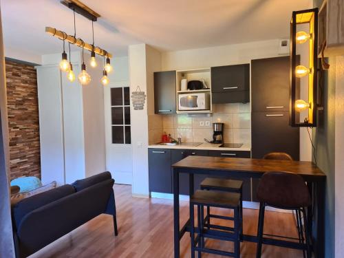 LES ORRES 1800 Appartement 4 p JACUZZI balnéo privé Vue piste piscine résidence LES ORRES 1800 Appartement 4 p JACUZZI balnéo privé Vue piste piscine résidence