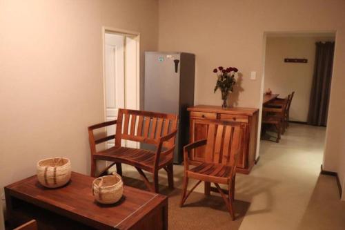 du Repos (Lovely & Relaxing 2-Bedroom Unit with Patio) in Springbok