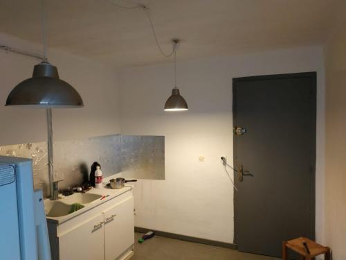 Maison 3 personnes, machine à laver, combi cuisine, frigo, congélateur,tv gîte à louer Prades