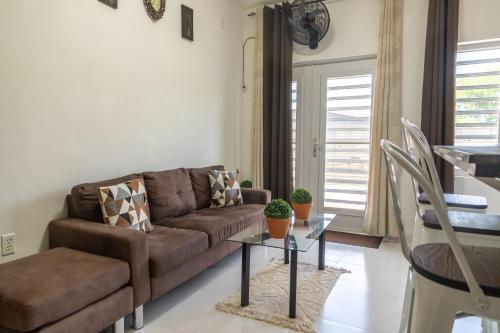 Sunset Heights Curacao in บริเฟนคัต