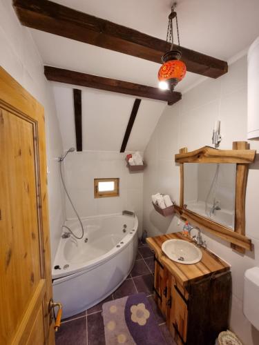 Exo Log Cottage - image 10