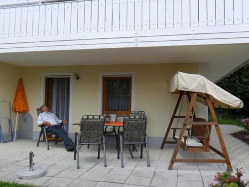 Holiday flat with swimming pool in Prackenbach