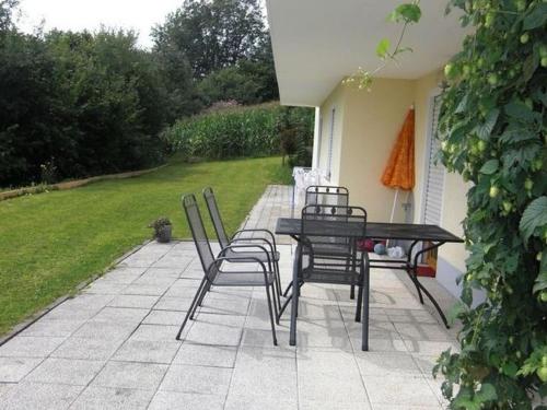 Holiday flat with swimming pool in Prackenbach