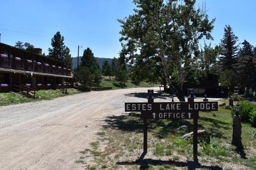 Estes Lake Lodge in Estes Park, USA