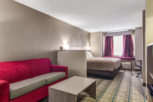 Quality Inn & Suites Grove City-Outlet Mall - image 13