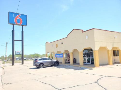 Зовнішній вигляд готелю, Motel 6 Shamrock, TX in Шамрок (Техас)