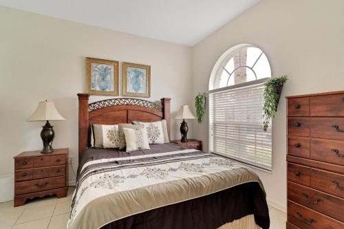 Beautiful Luxury 2 Story Home in Windsor Hills! 2 Miles from Disney! villa - image 12