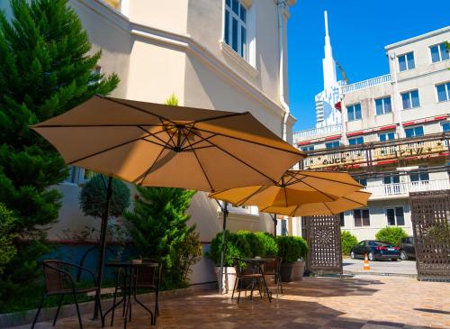 Batumi West Hotel – Batumi, IL