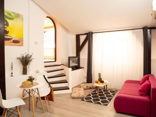 One-Bedroom Apartment image 9