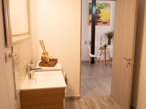 One-Bedroom Apartment image 7
