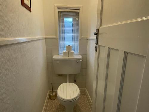 Bathroom, 5 Bedroom Holiday Home Morecambe Parking Luxurious Deals in Bare