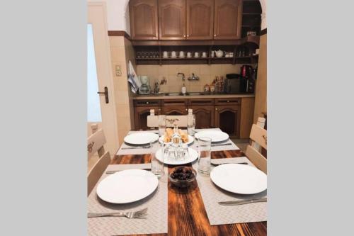 Apartment 95 m2, center of Sitia, WiFi, 350m beach 4