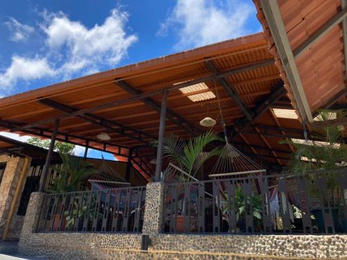 المنظر الخارجي, Cabinas Pura Vida B&B and Tour Operator in Drake Bay