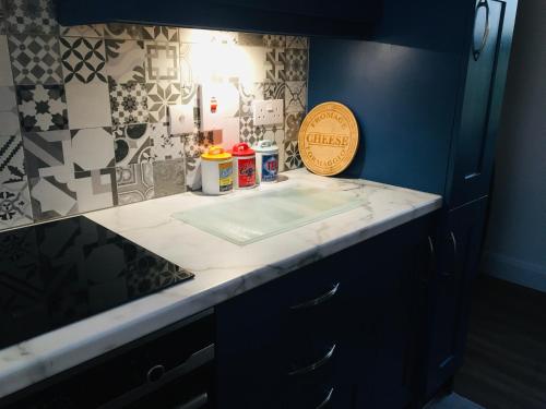 Cocina, Keanes Country Cottage in The Heart Of The West in Sligo City Center