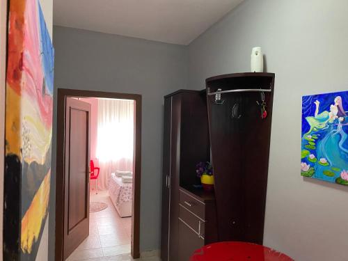One-Bedroom Apartment image 3