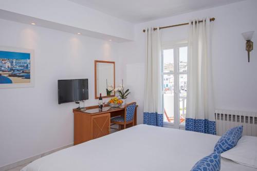 317715712 Hotel Adonis