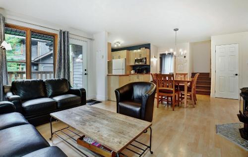 Chalets Alpins- 05 Chemin Alpin in Stoneham (QC)