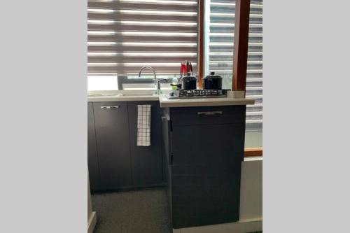 Modern 1Bedroom Apartment in North ridge