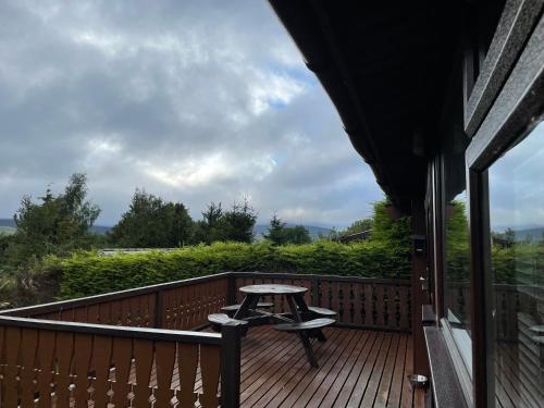 Cosy 2 bedroom Log Cabin in Snowdonia Cabin151 in Trawsfynydd