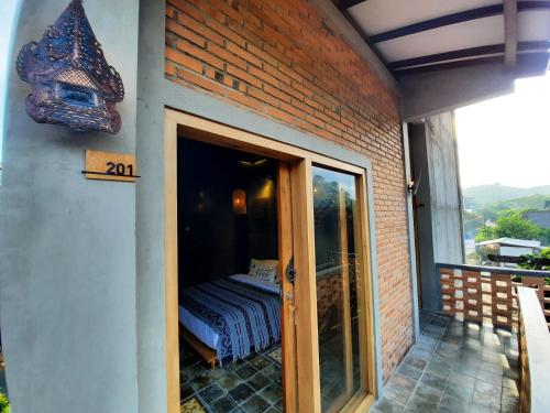 Oma Watu Inn in Watukarung