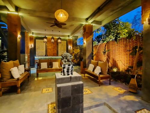 Oma Watu Inn in Watukarung