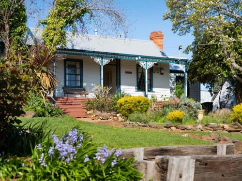 Gladville- old world charm with stunning views in Daylesford and Macedon Ranges