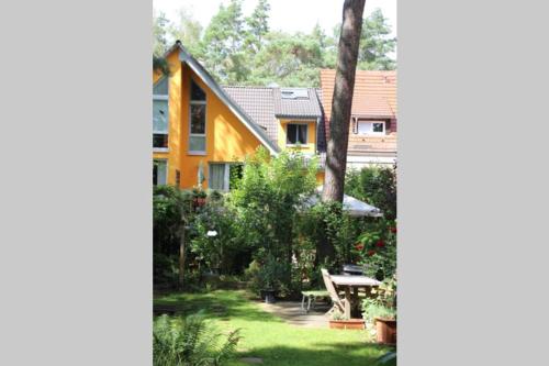 Exterior view, Einliegerwohnung mit Wintergarten (EG) in Kleinmachnow