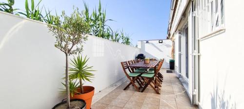 Cozy House in Mindelo by LovelyStay