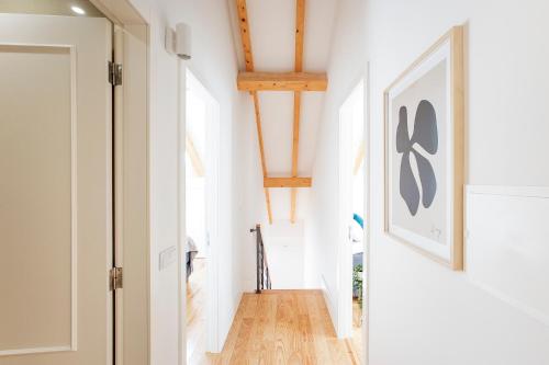 Bright 3BR Flat w/ AC in City Center by LovelyStay 5