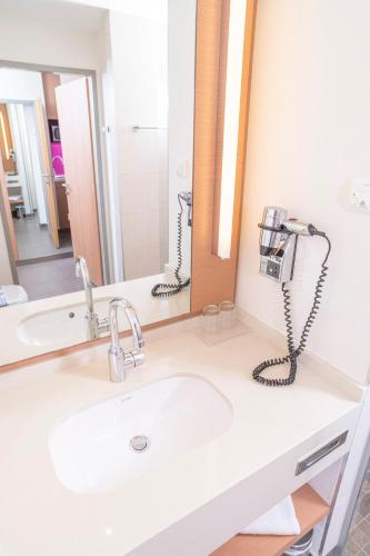 FourSide Hotel & Suites Vienna - image 11