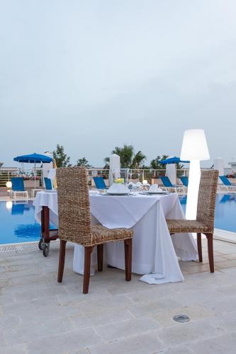Club Azzurro Hotel & Resort - image 11