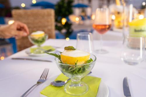 Club Azzurro Hotel & Resort - image 7