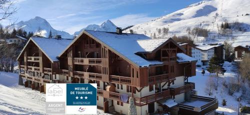T2 Meublé Tourisme 3 etoiles, pied des pistes-parking privé avec balcon et superbe vue Les Deux Alpes
