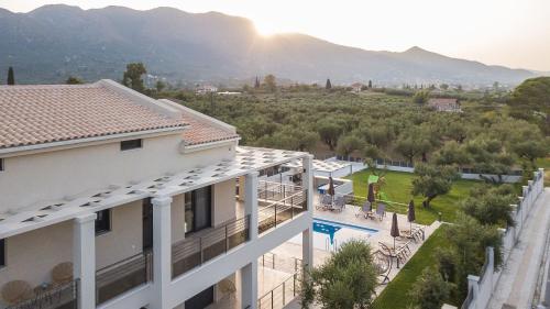 Vista exterior, Daisy's Garden - Villa with Private Pool, Ideal for Large Groups, by ZanteWize in Arkoudi
